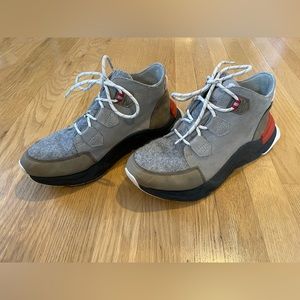 Sorel Kinetic Rnegd Caribou Waterproof Boots size 9